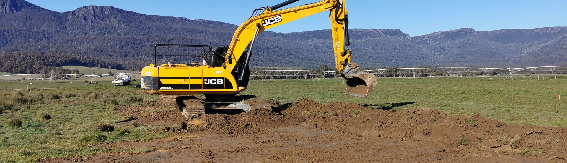 Excavator hire launceston